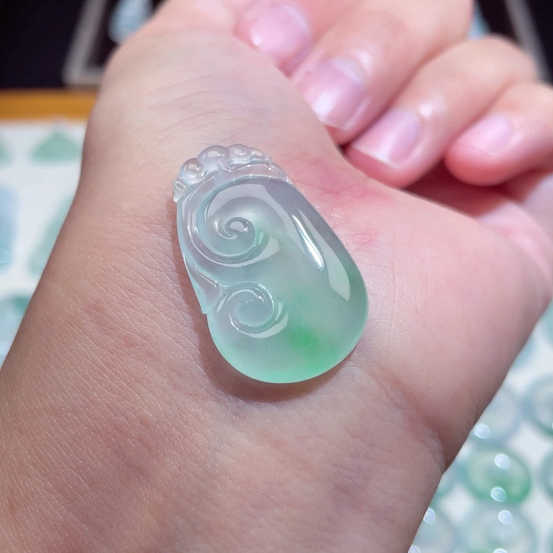 颈饰未镶嵌翡翠如意