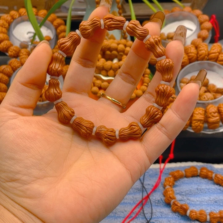 花生葫芦。红红火火