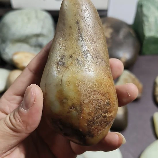 未镶嵌和田玉（糖玉）摆件