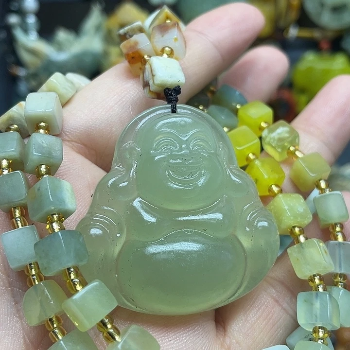 未镶嵌蛇纹石玉颈饰