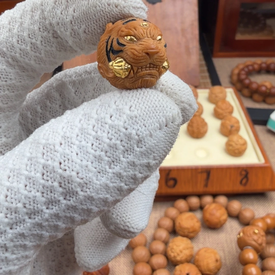 某***人猴头核桃吊坠山君尾款