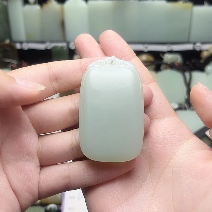 颈饰未镶嵌和田玉郭**宁