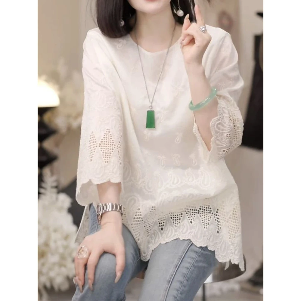 法式蕾丝勾花镂空衬衫女早春新款洋气减龄宽松显瘦高级感别致上衣