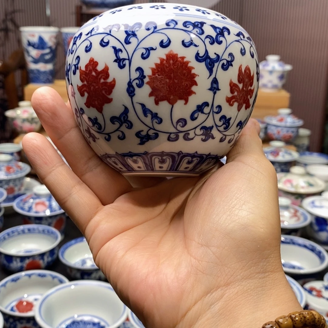 六合时邕缠枝莲釉里红