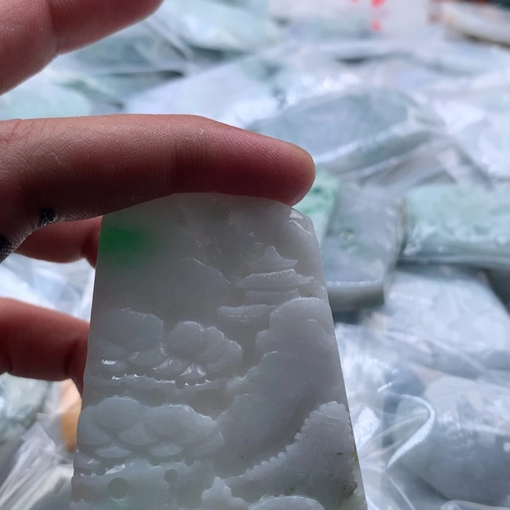 翡翠未镶嵌颈饰保真天然A翡翠