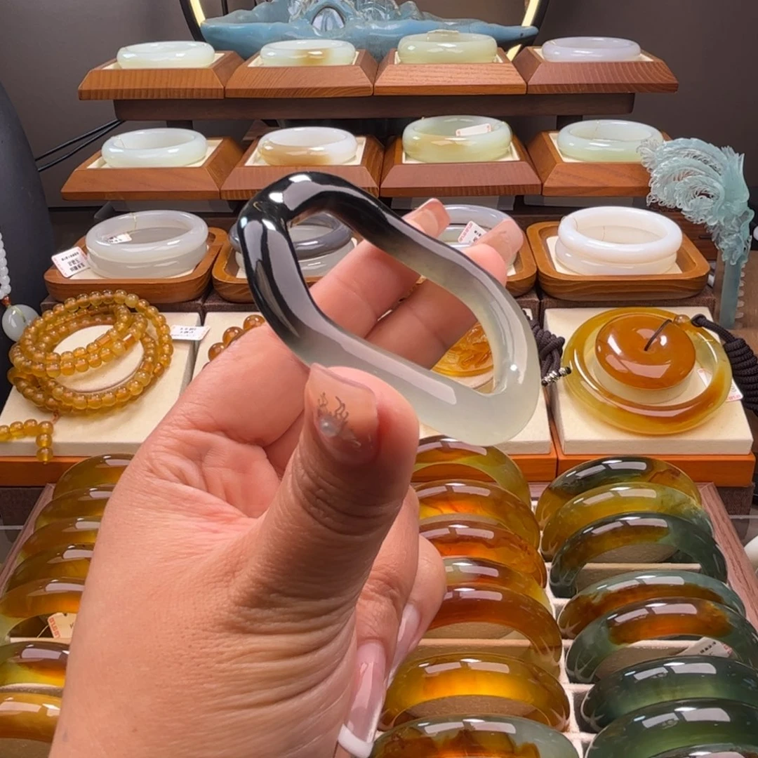 蛇纹石玉未镶嵌52-53