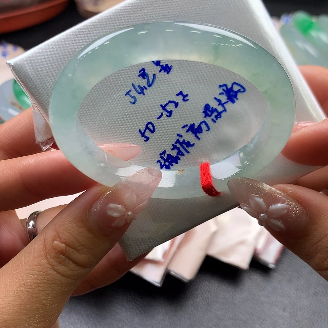 翡翠未镶嵌手镯（贵妃镯）9号