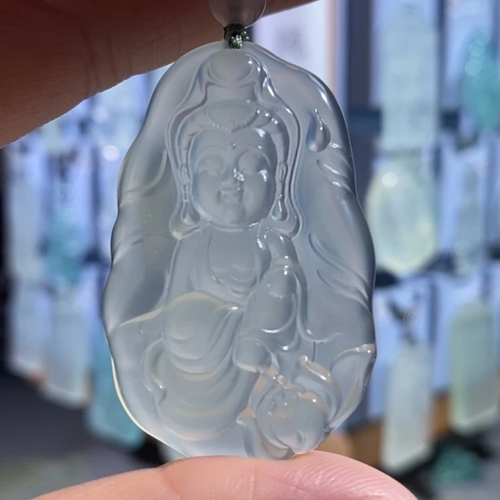 岫玉未镶嵌颈饰吊坠