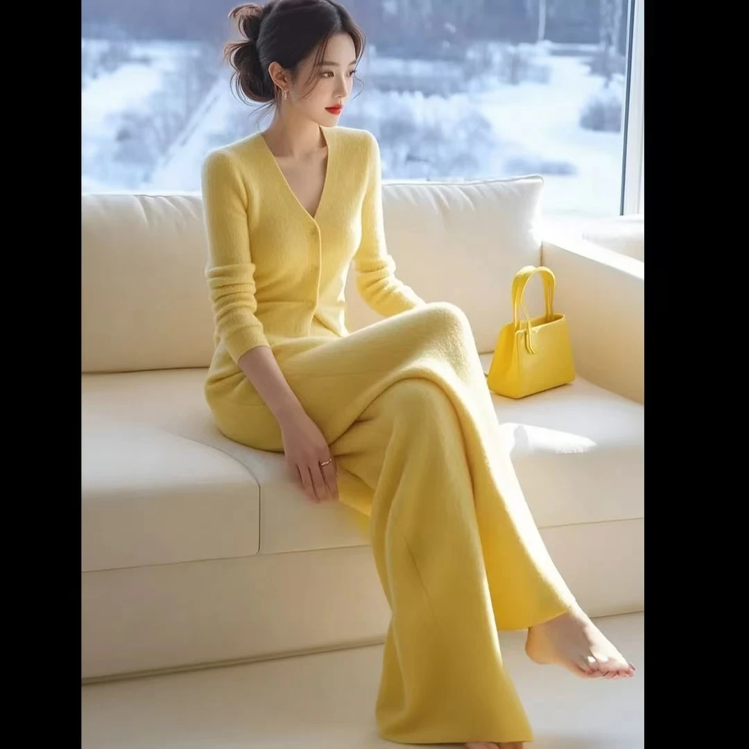 冬季穿搭一整套装时尚洋气休闲慵懒松弛感奶黄色梨形穿搭黄色套装