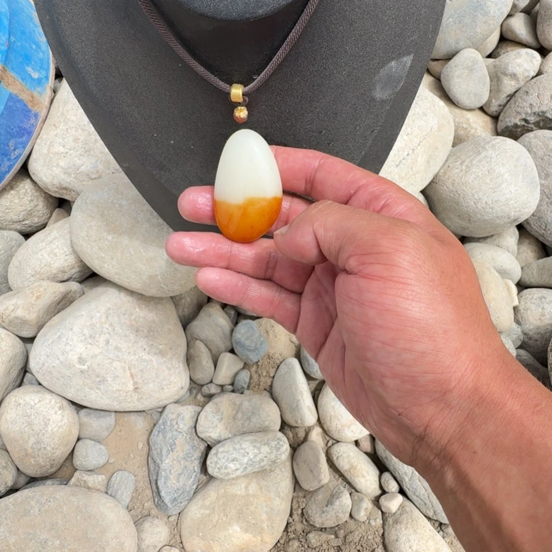 精品无镶嵌小吊坠