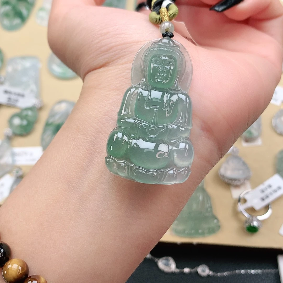 翡翠颈饰未镶嵌观音