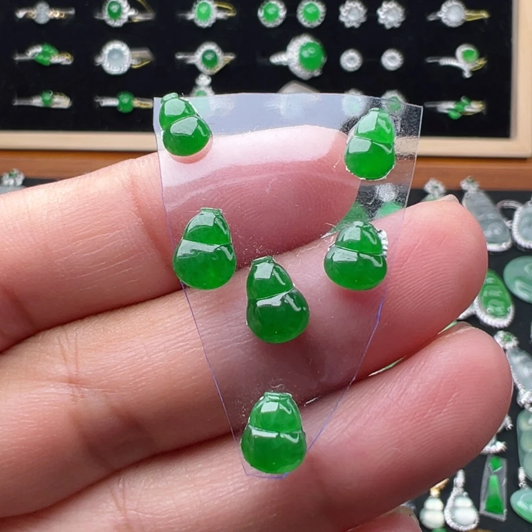 翡翠未镶嵌颈饰葫芦8