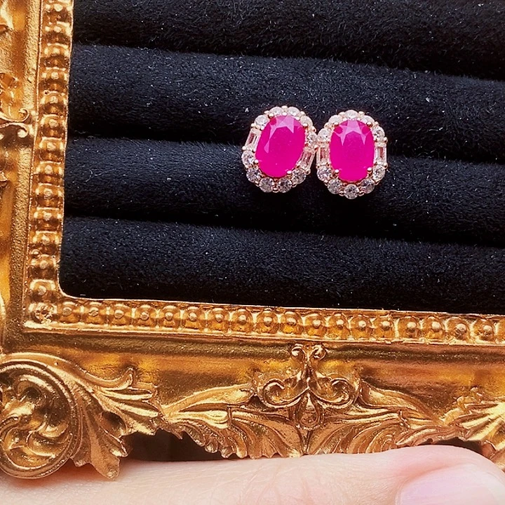 银S925镶嵌红宝石耳饰