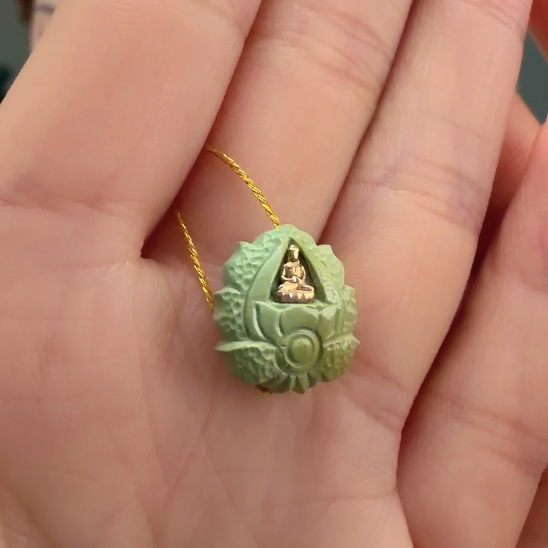 绿松石未镶嵌颈饰