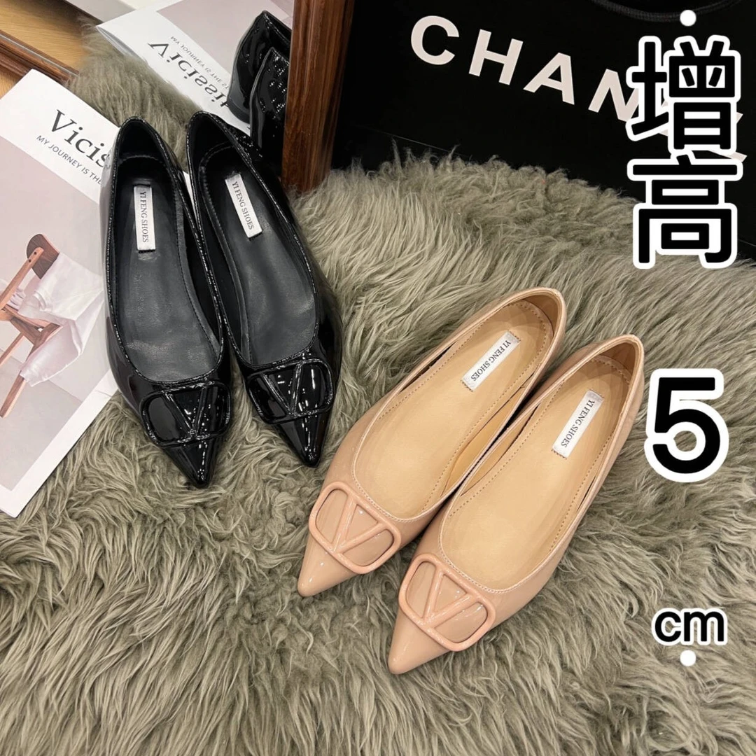 内增高5cm~法式浅口V扣尖头裸色平底单鞋名媛气质金属软漆皮女鞋