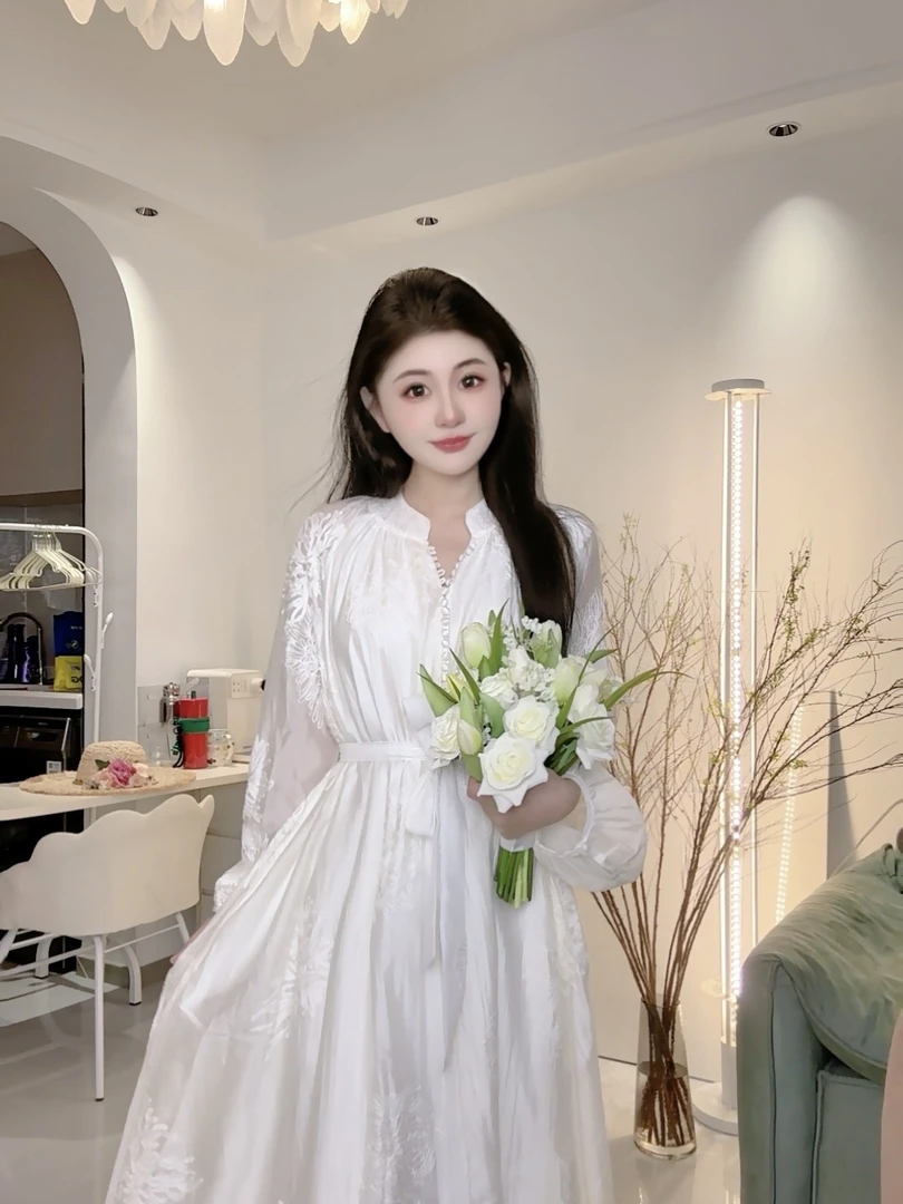 天 丝法式刺绣小众设计感气质连衣裙春季新款薄纱时尚长裙