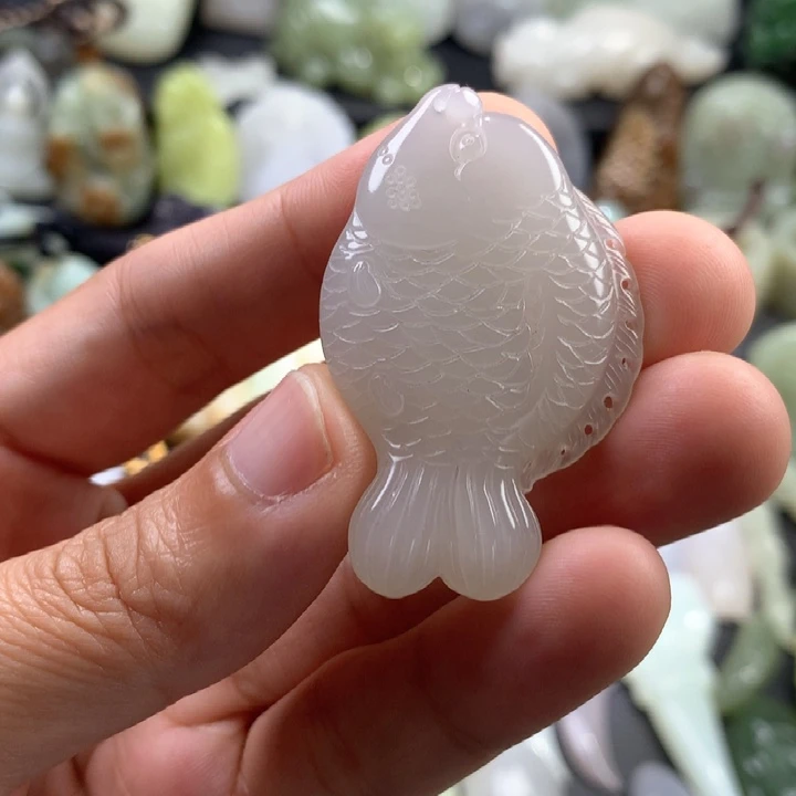 和田玉未镶嵌颈饰