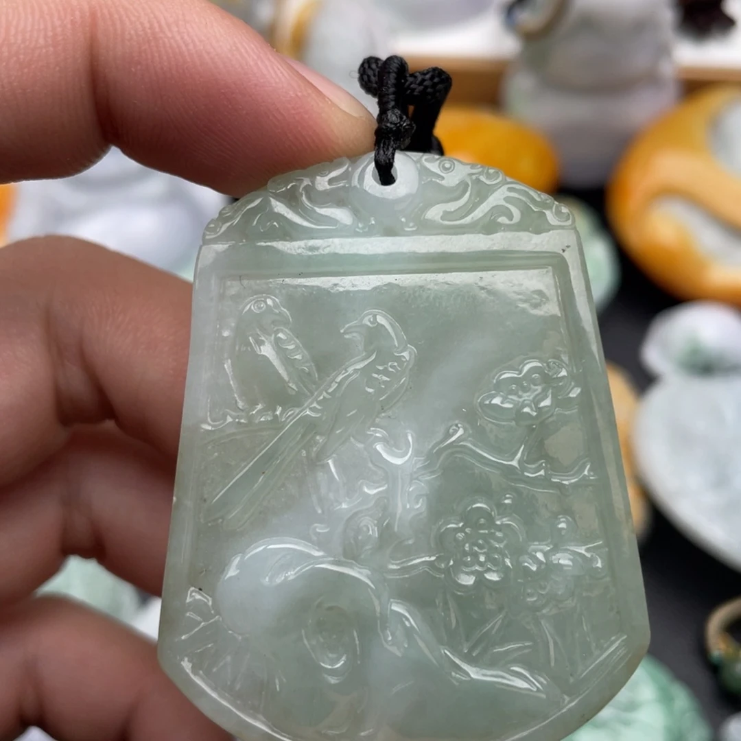 吊坠(不含链)未镶嵌翡翠