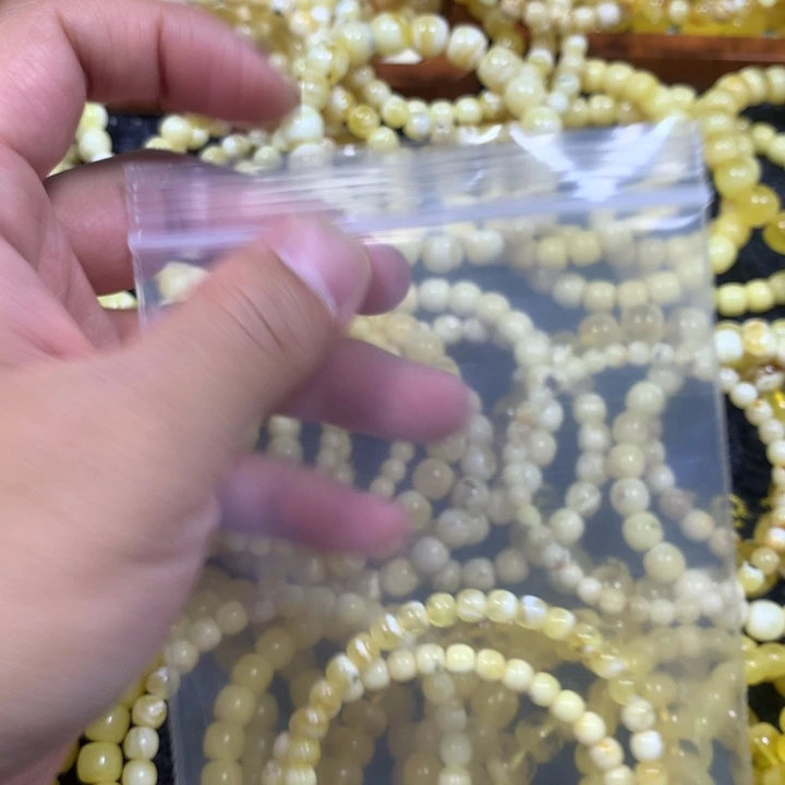 手链琥珀未镶嵌?