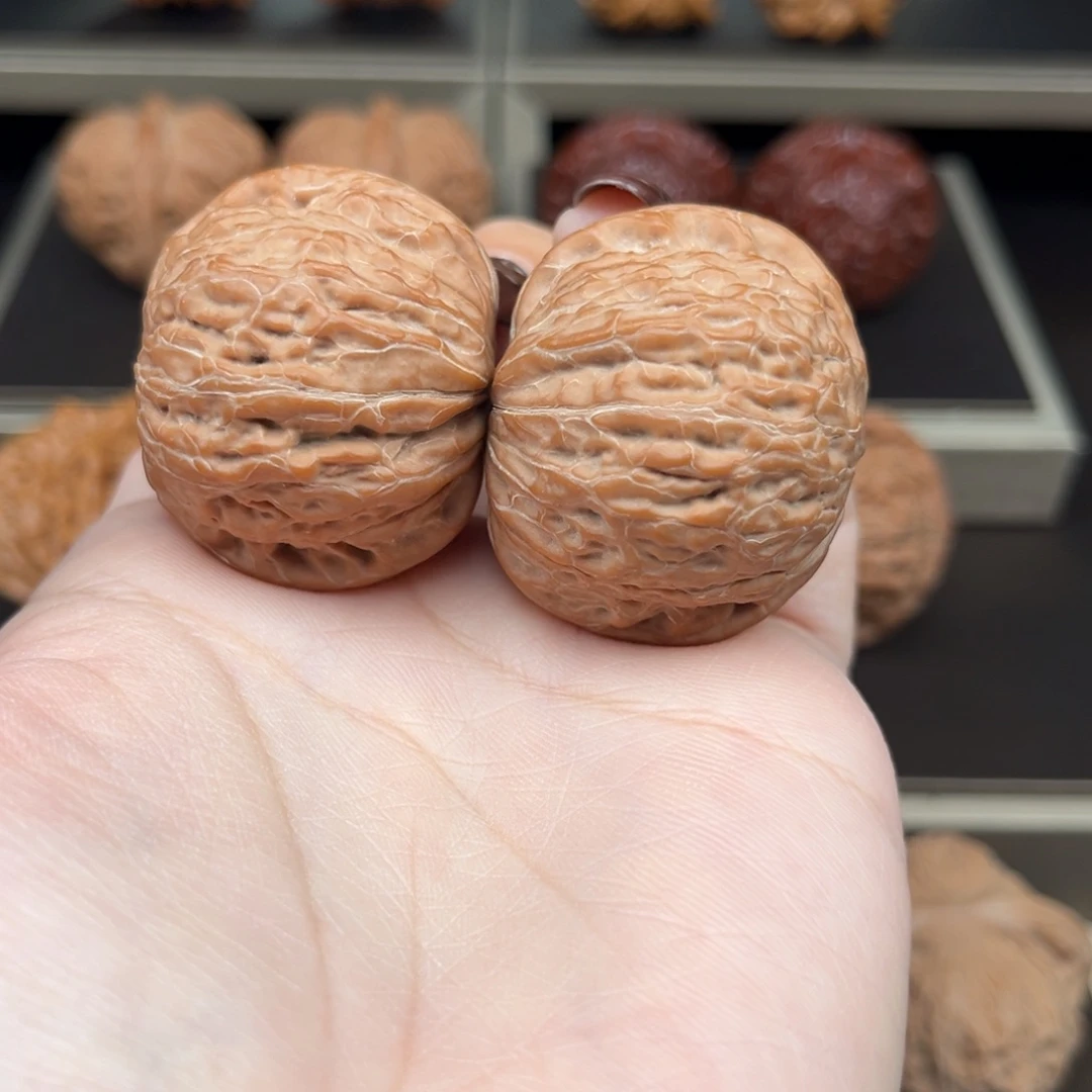 顔***志吊坠桃核铁锤清货