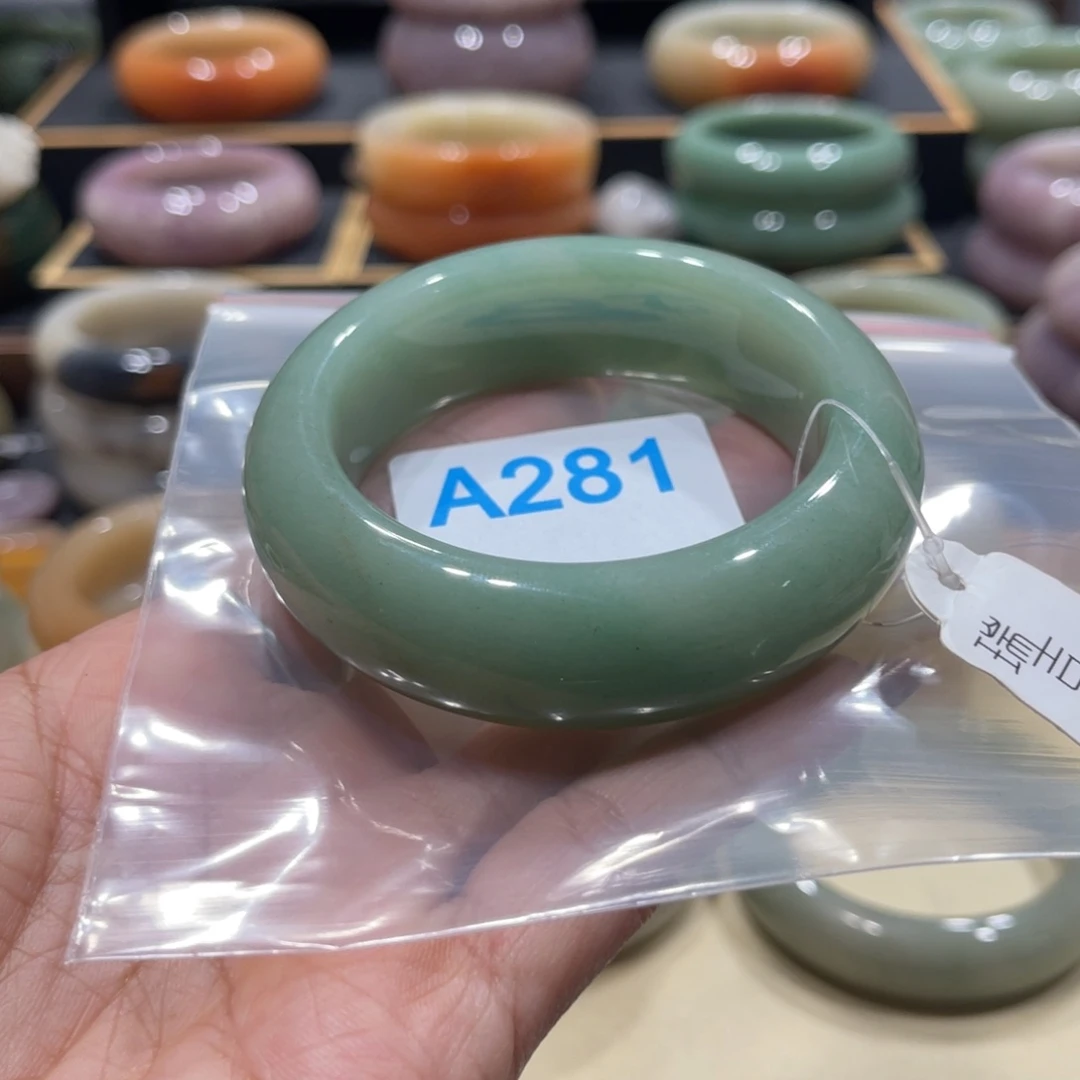 未镶嵌手镯石英岩玉月**上