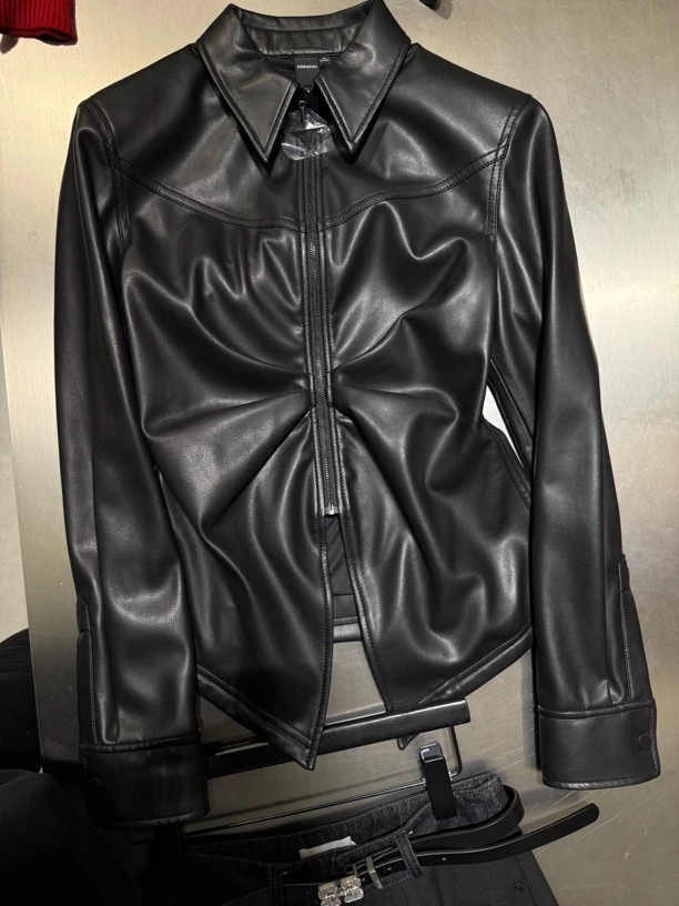 四芒星下摆收腰衬衫