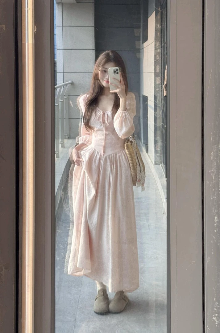 法式温柔风甜美粉色连衣裙春装2025新款小个子收腰高级感气质长裙