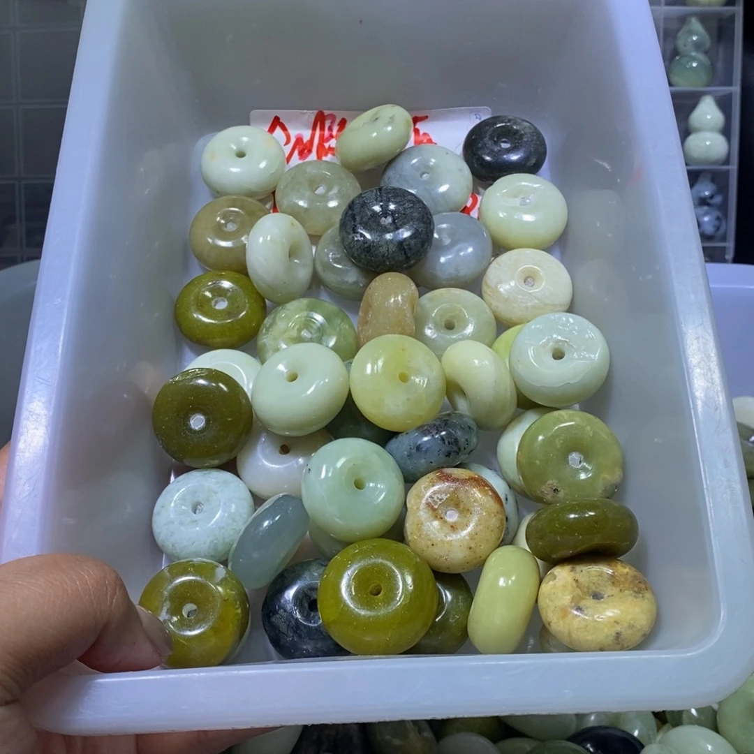 合金蛇纹石玉颈饰45