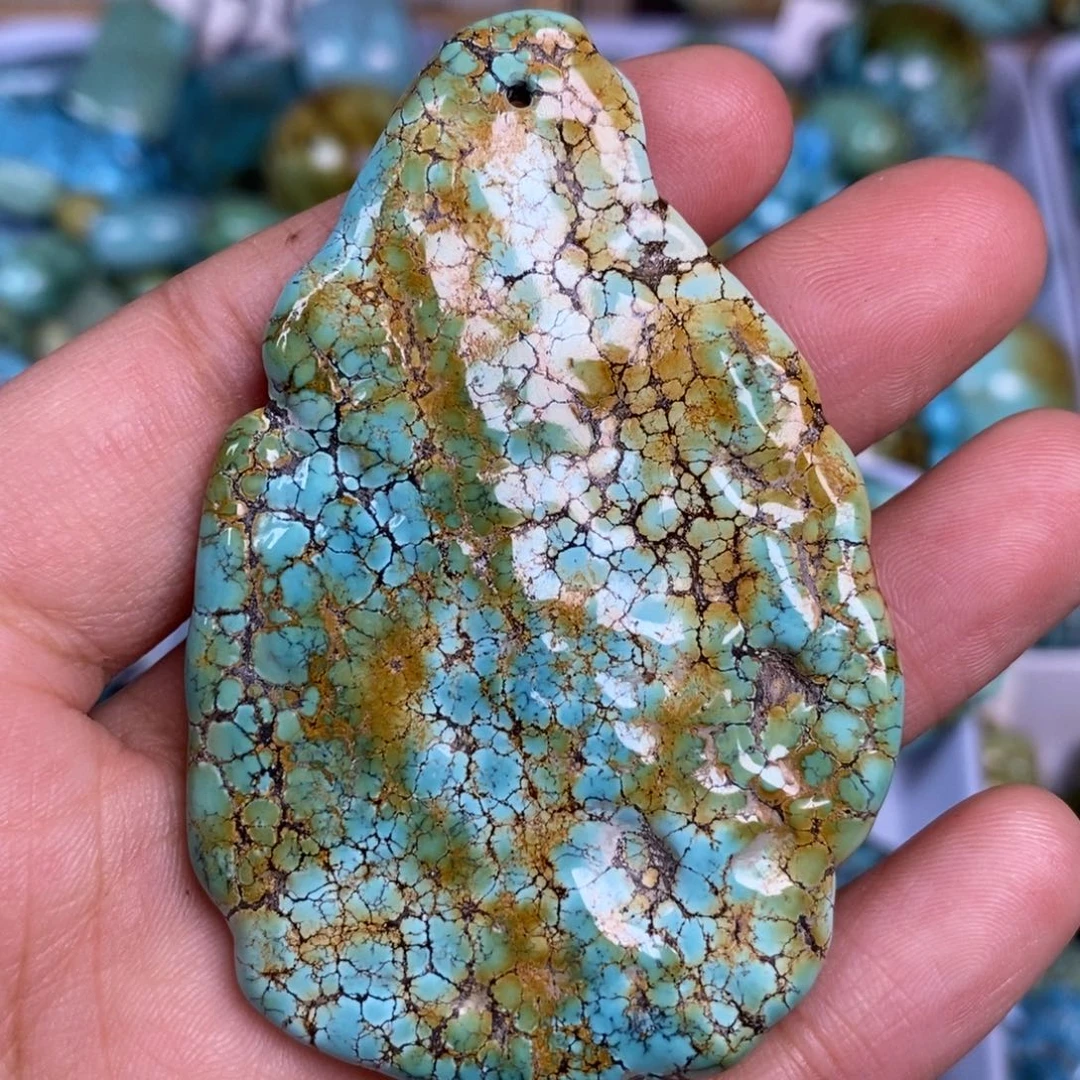 绿松石未镶嵌颈饰