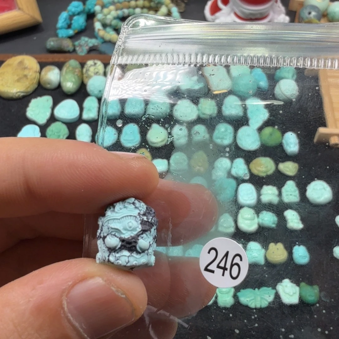 南红玛瑙未镶嵌珠宝奇石