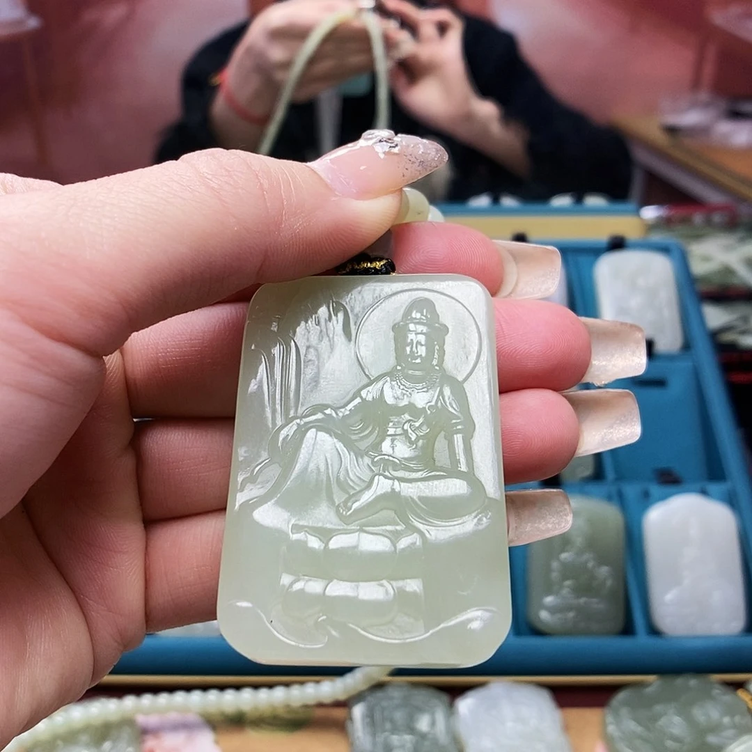 和田玉颈饰未镶嵌?**?