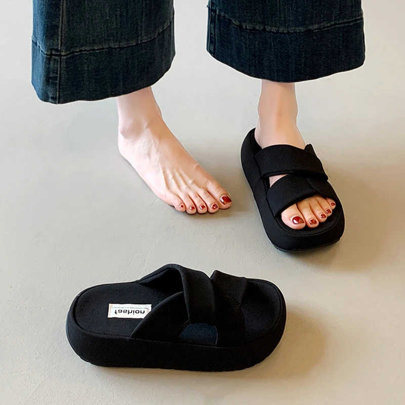 厚底黑色凉拖鞋女夏季外穿时尚2025新款配裙子网红超火沙滩一字拖