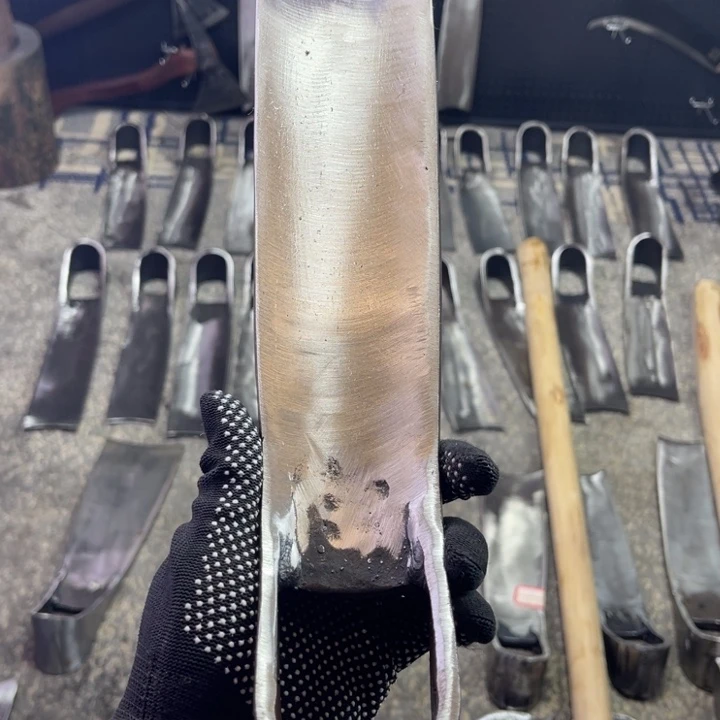 用***8龙泉手工制作工艺锄头