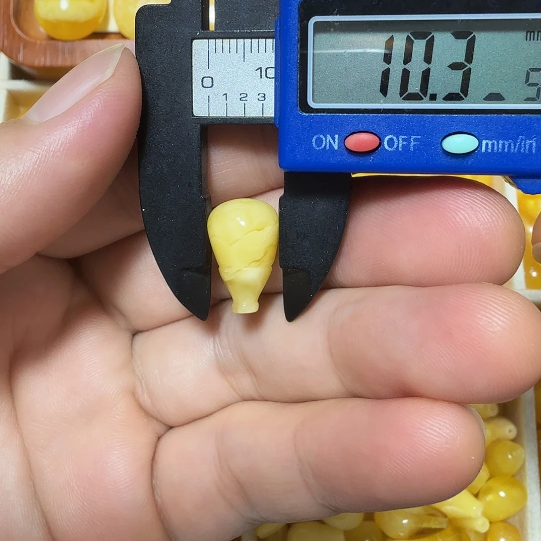 琥珀未镶嵌裸石成品