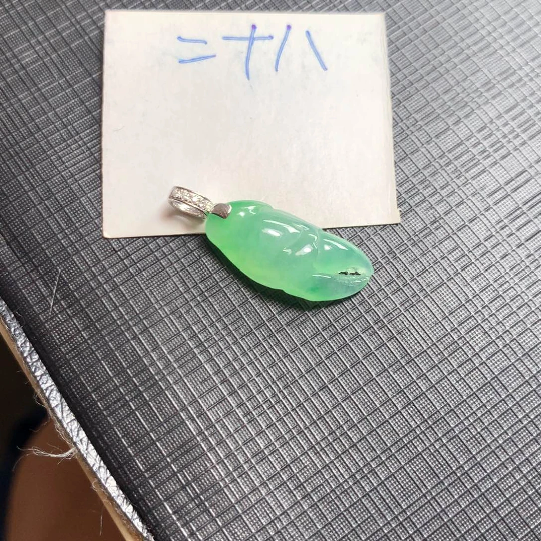 颈饰18K金镶嵌翡翠翡翠