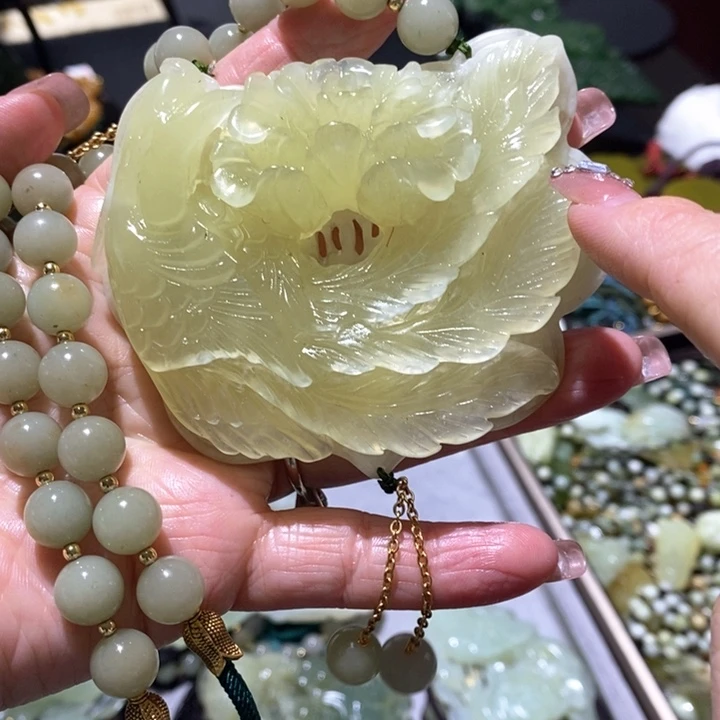 岫玉未镶嵌珠宝奇石