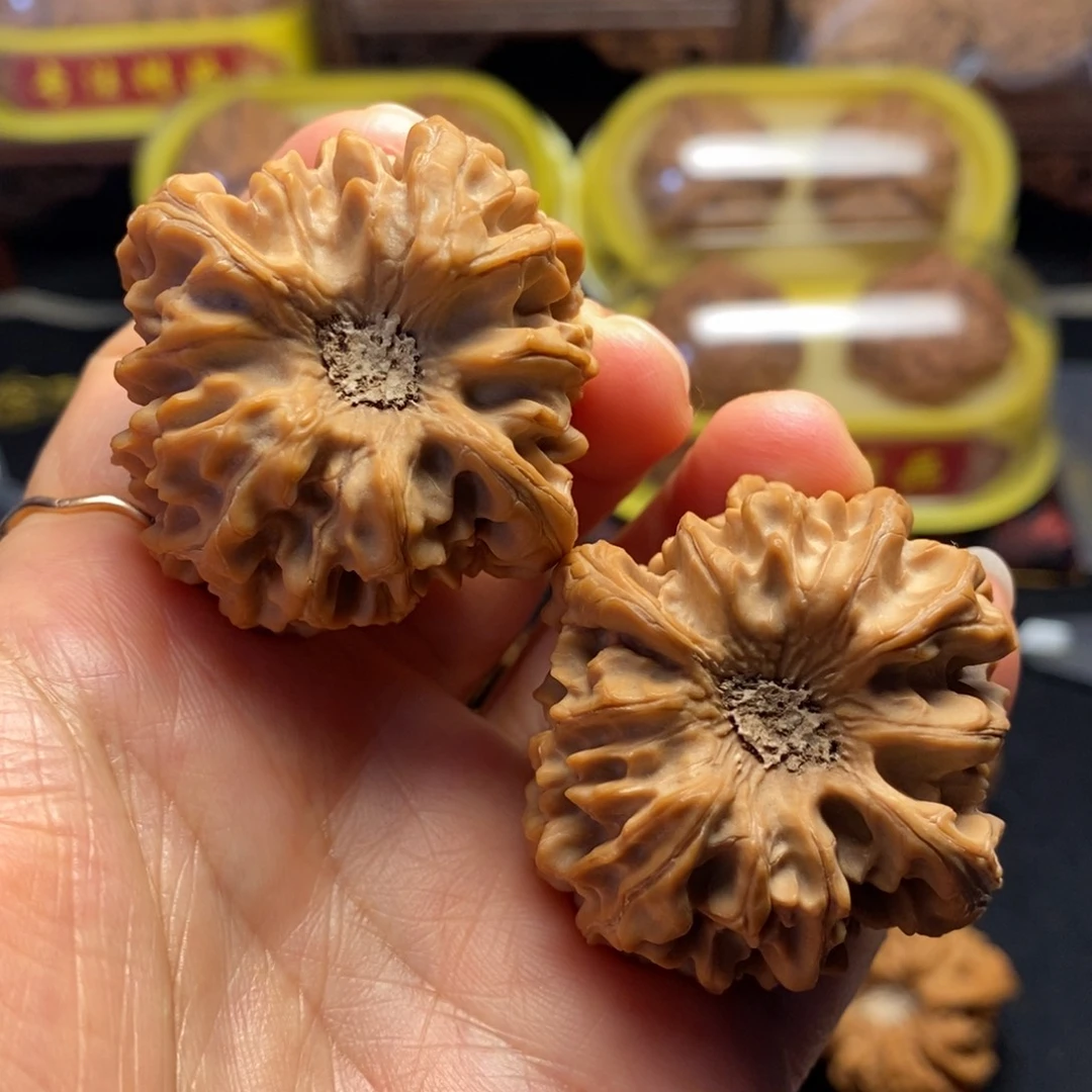 桃核把件龙门涧40