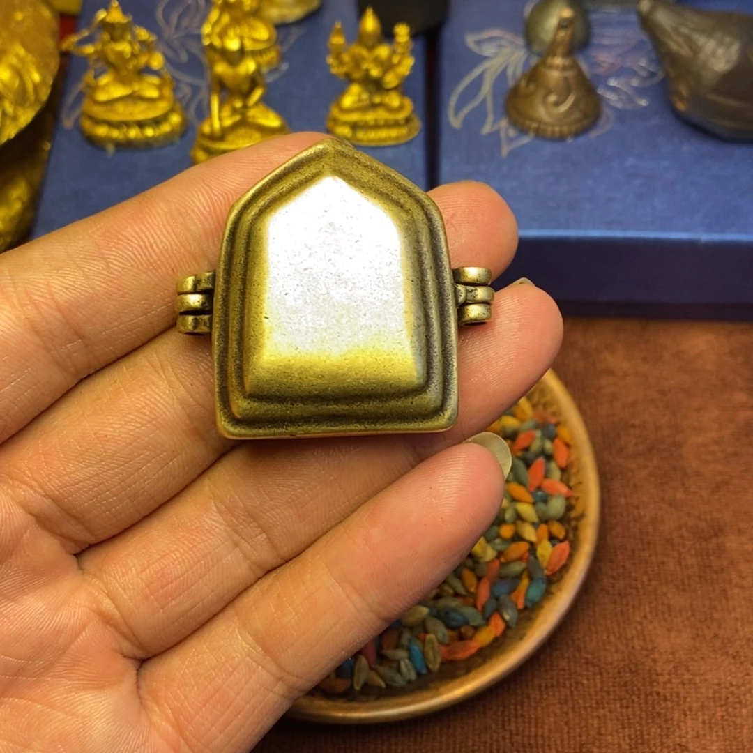 泥塑修***俊藏传牌子。。。。