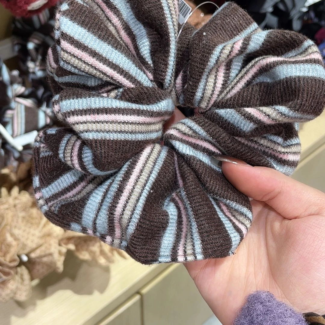 羽毛非金属咖条纹发圈