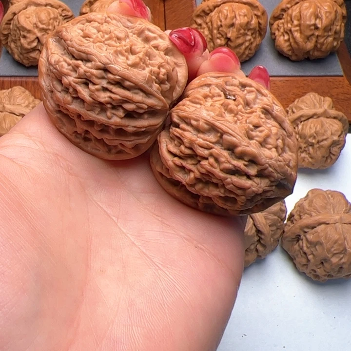文玩核桃把件虎头38