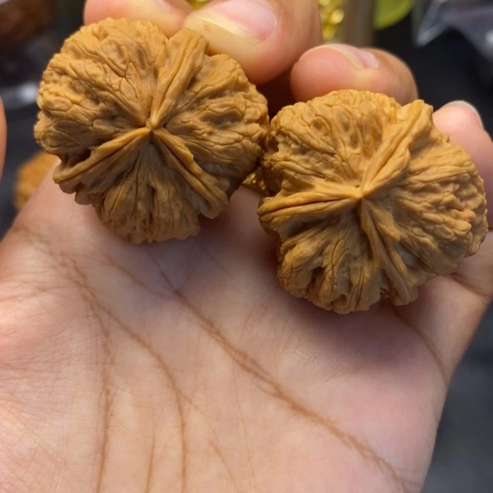 文玩核桃把件36尺云南核桃