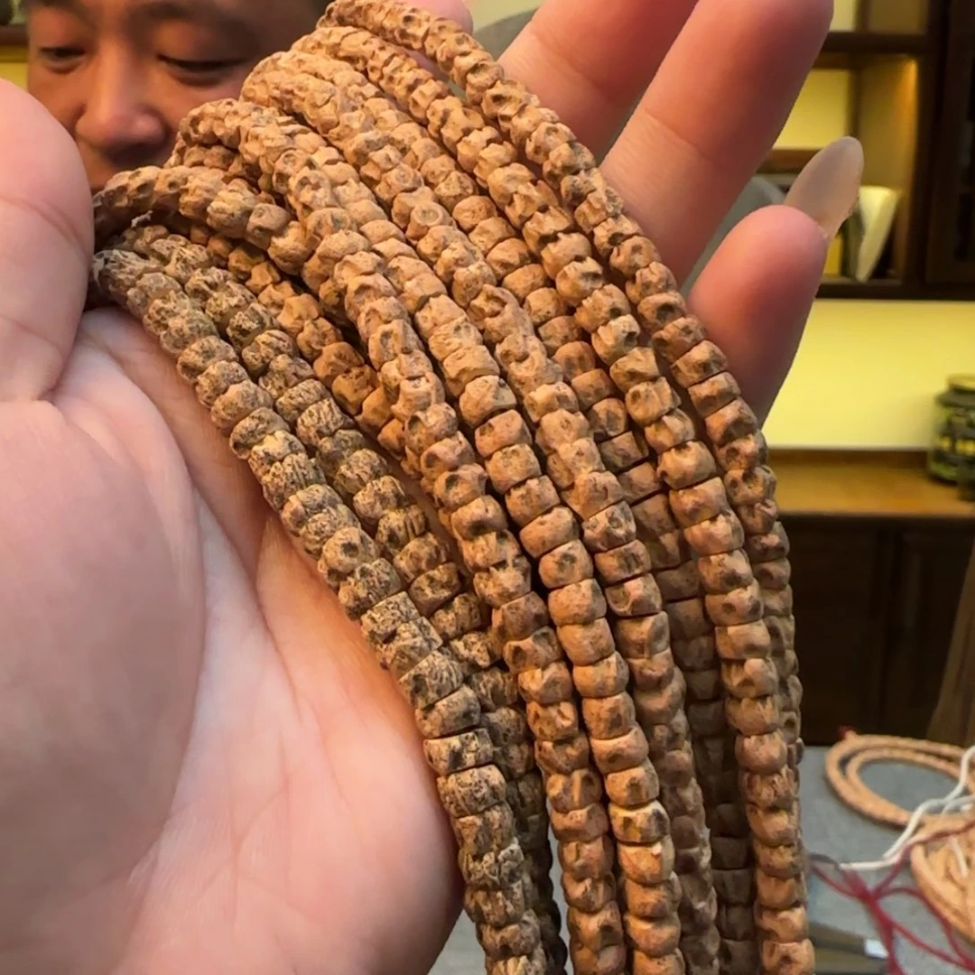 柏香籽/百香籽手串随机大肠一条 多样性发货