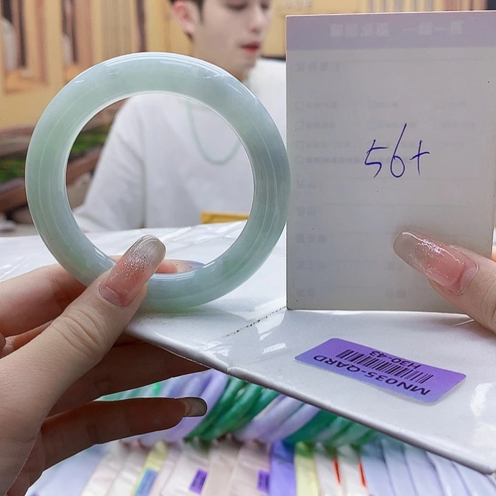 翡翠手镯未镶嵌Hhh