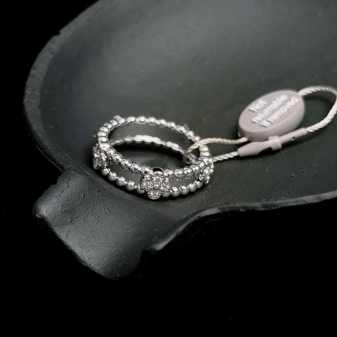 925银戒指 镀k金万花筒戒指925银同款窄版四叶草镶锆指环轻奢时尚