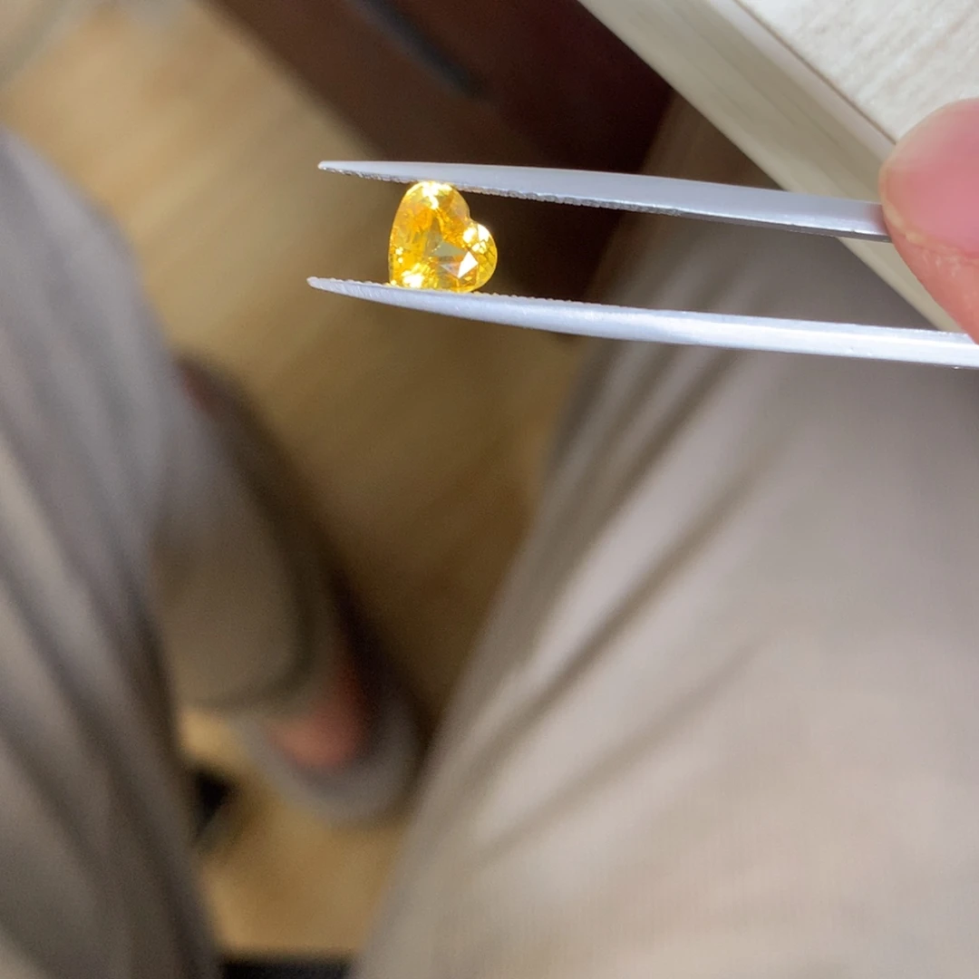 m***1蓝宝石裸石1.51 金丝雀