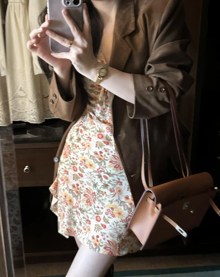 2025秋季新款韩系姐系贵感气质咖色西装外套搭碎花连衣裙套装女