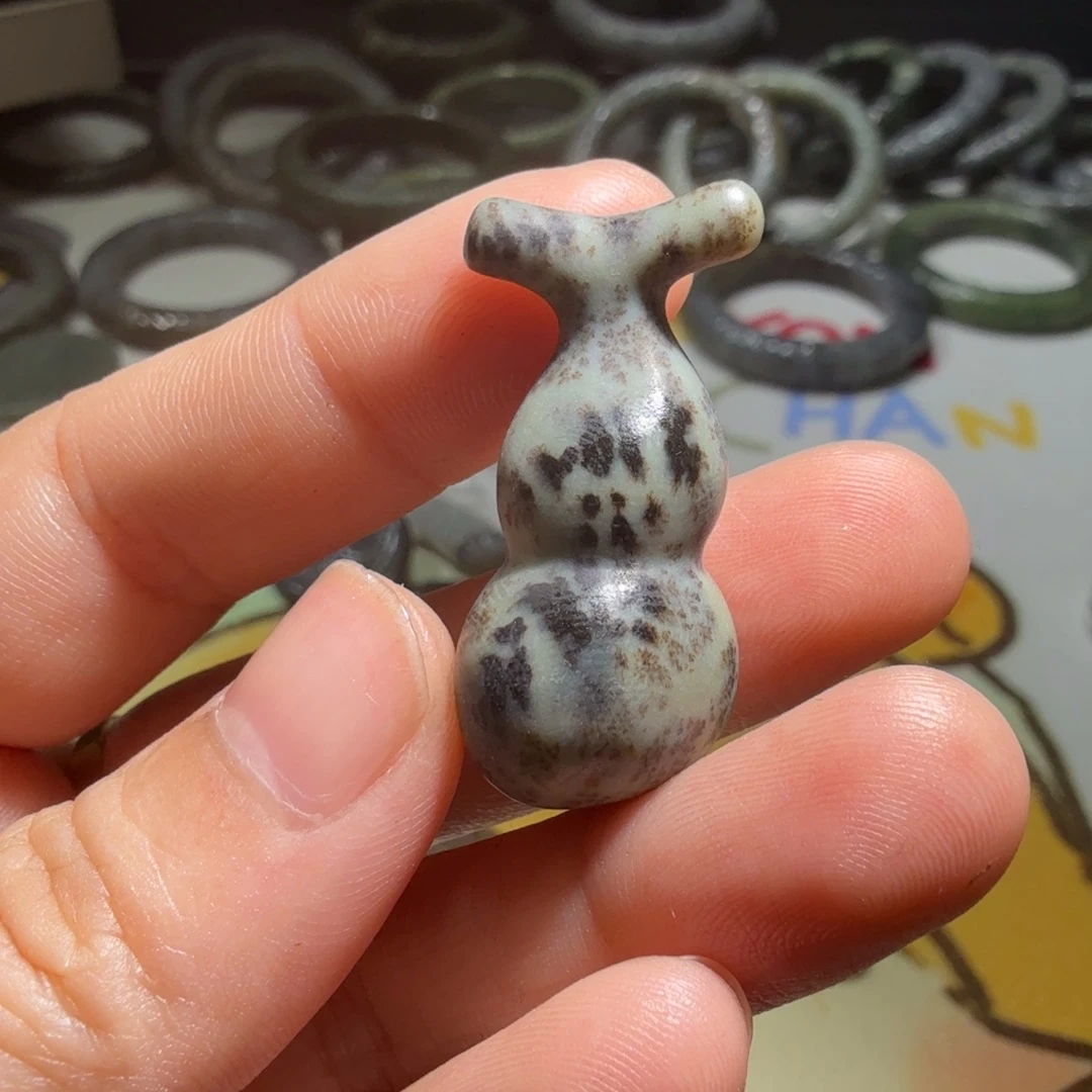 和田玉未镶嵌珠宝奇石