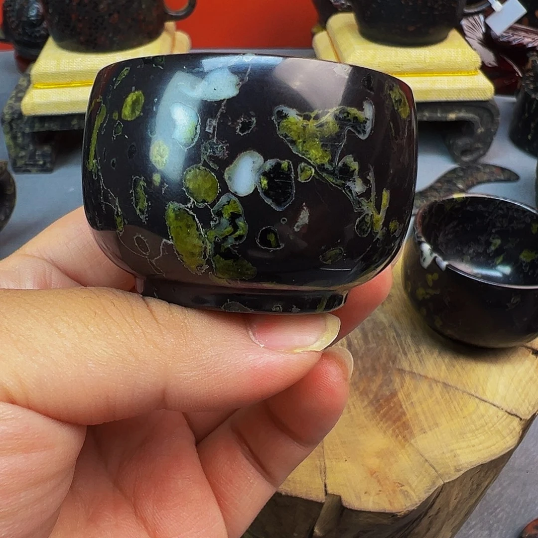 杨***士梅花玉品茗杯茶周边