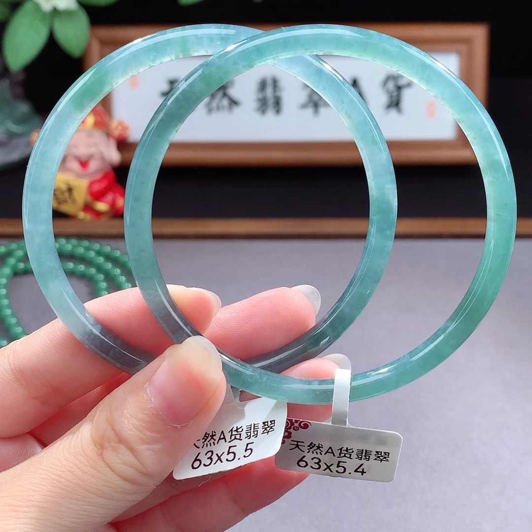 未镶嵌手镯（圆镯）翡翠