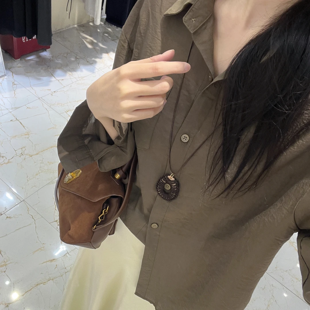 花聆海/FW/祖母绿慵懒宽松后背钮结设计衬衫（5 1783）